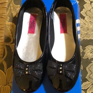 Girl's Black Shoes